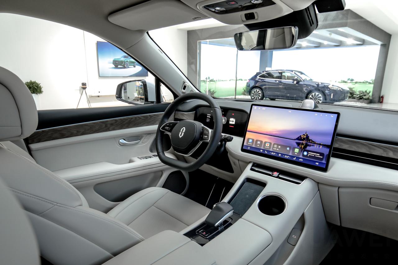 问界m5内饰__华为车业务陈_懂车帝