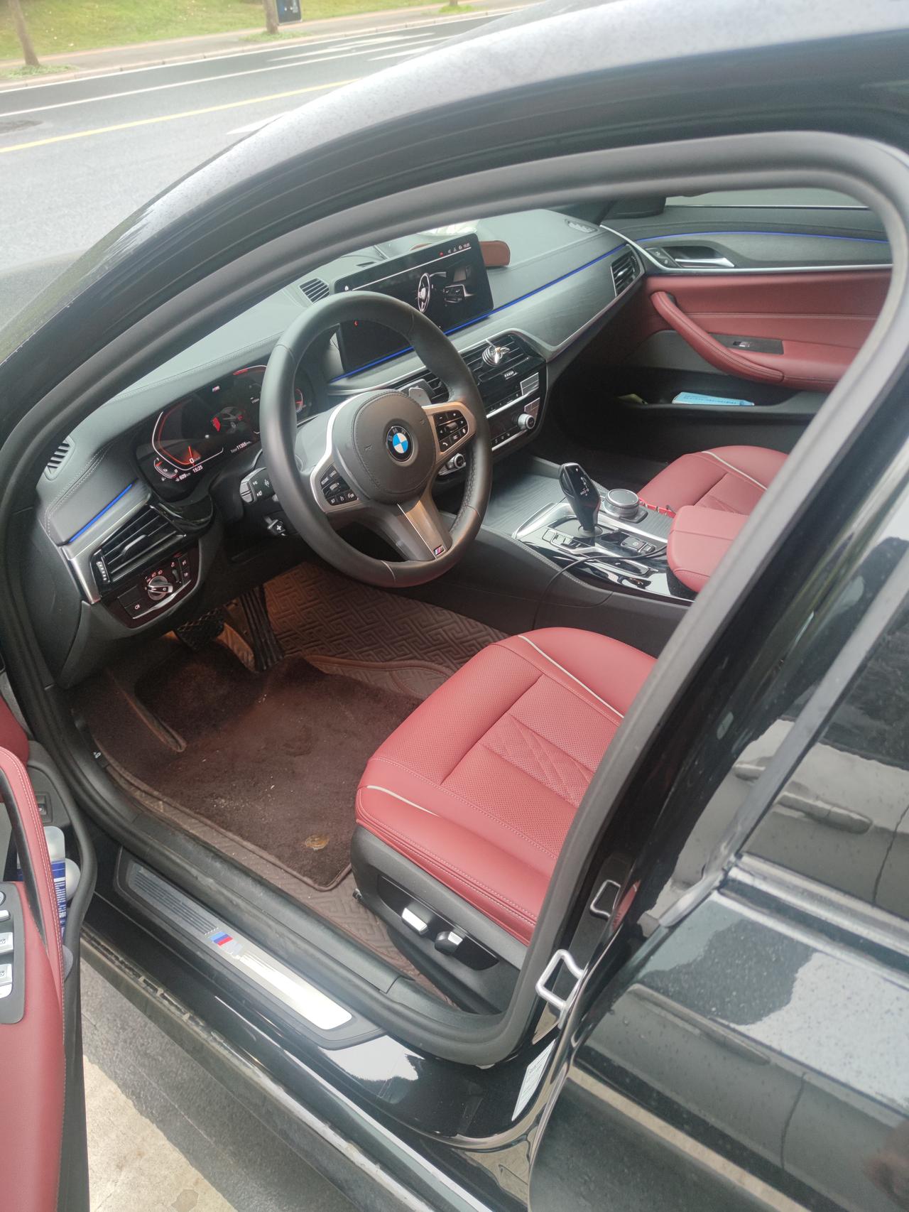 21款21年上牌黑外红内530li_宝马5系车友圈_懂车帝