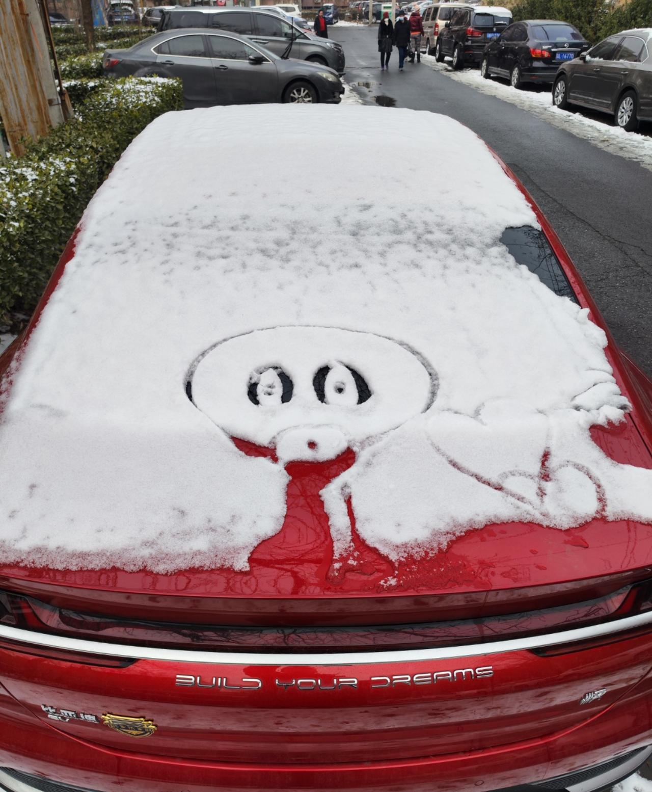 车上下雪绘图图片