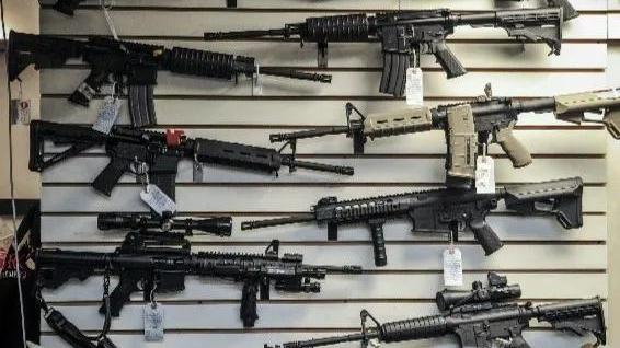在美国什么人可以买枪？