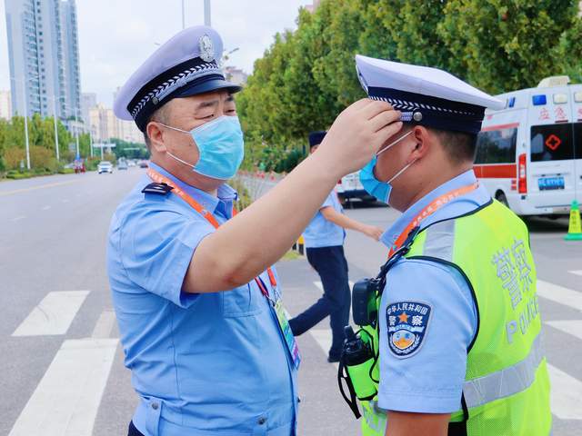 渭南高新交警大队全力做好“十四运会”足球赛交通安保工作