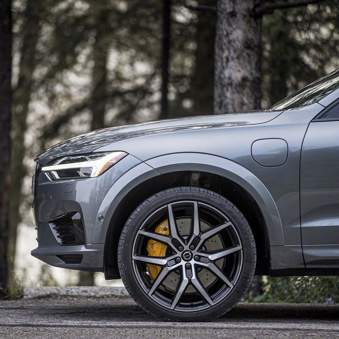 近日,沃尔沃汽车更新了一组xc60 t8 polestar