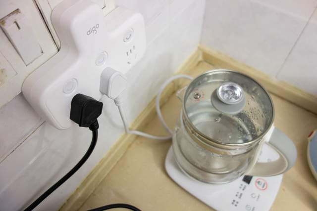 aigo 插座转换器：插座快速扩容，拯救所有不够用！