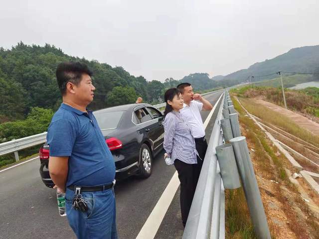 湘潭县委常委、统战部部长陈卫兵到白石镇开展巡河工作
