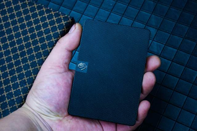 前几天数据丢失，我怕了。赶紧入手了希捷新睿翼移动硬盘