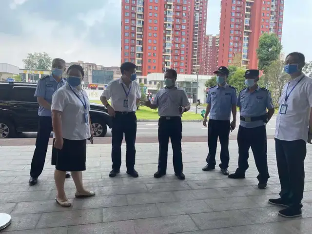 崔勇同志督导疫情防控工作