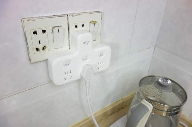 aigo 插座转换器：插座快速扩容，拯救所有不够用！