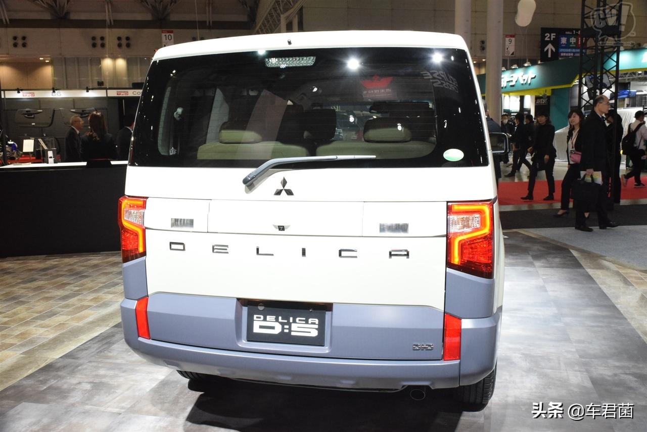 2020东京改装车展三菱得利卡d5车头大圆灯莫名喜欢