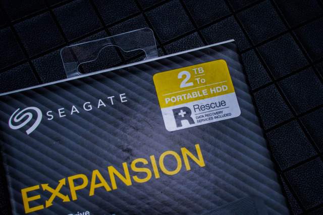 前几天数据丢失，我怕了。赶紧入手了希捷新睿翼移动硬盘