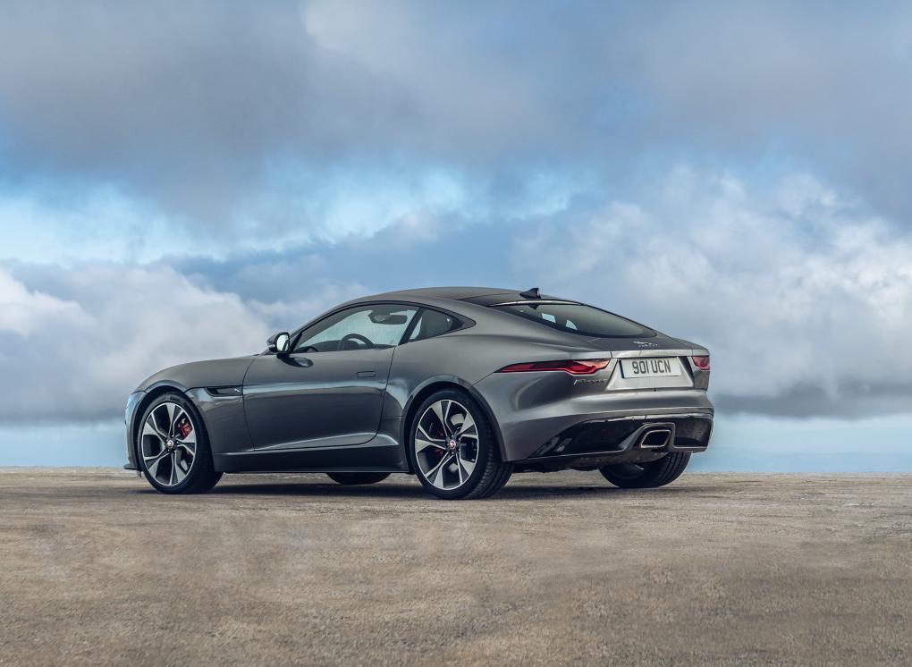 作为捷豹跑车家族的最新车型,它延袭c-type,d-type,e-type等历代捷豹