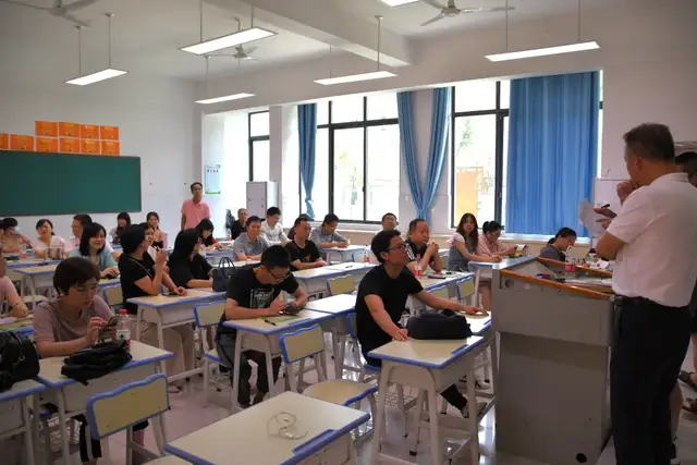 百年荣光沐党恩 不负时代创辉煌——记湘钢一中教育集团2021年上学期期末教职工大会暨民主测评会