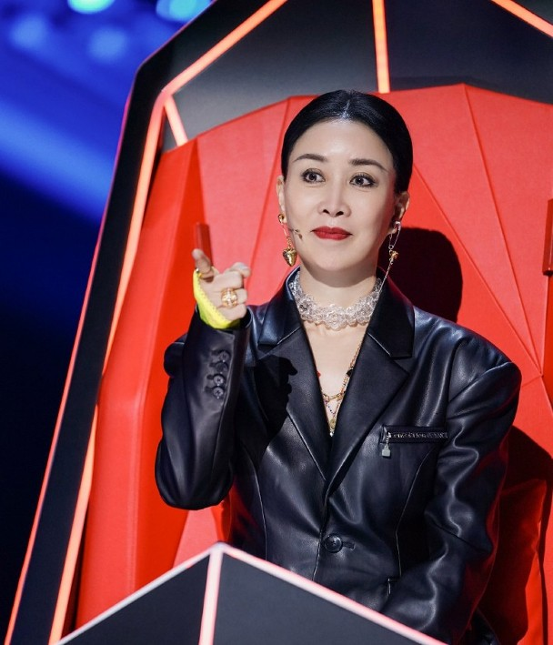 那英退出好声音换谁 那英半退好声音再传黑幕,网爆导师转身费盛惠60万