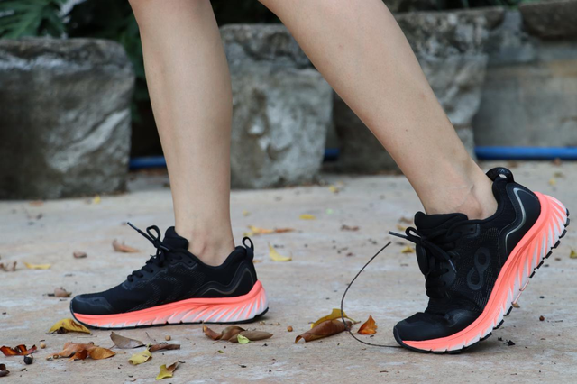 这一次，我的脚被它征服了—咕咚10K悦弹智能跑鞋