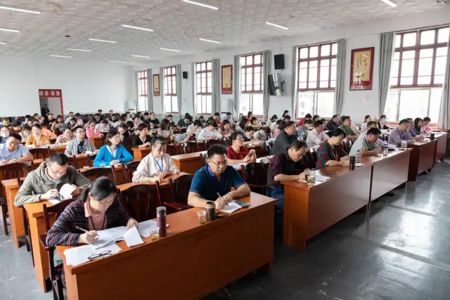 党史学习教育市委宣讲团宣讲报告会走进湘潭市中医医院