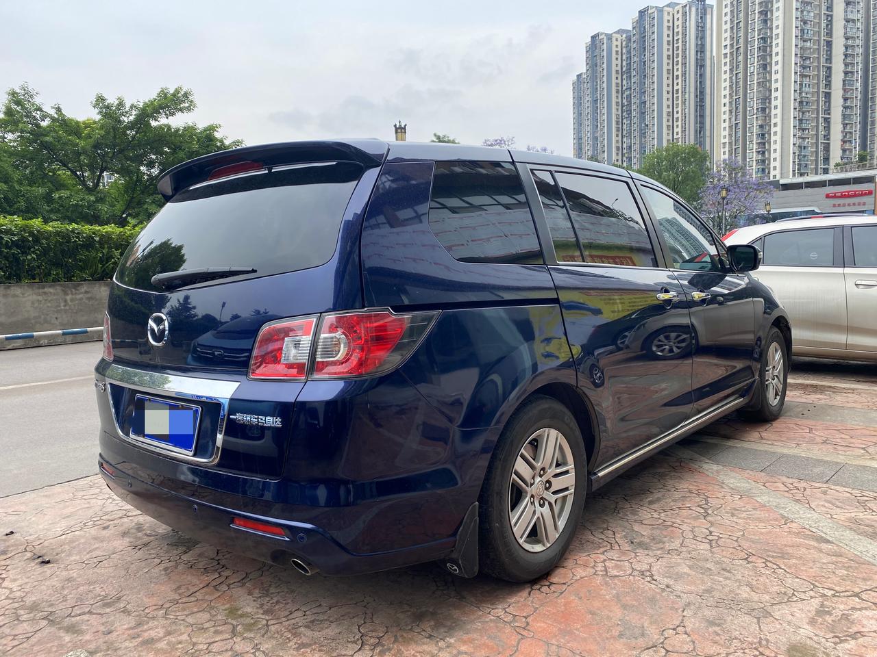 想买一台可靠耐用的商务车来家用,那么国产的第一批马自达8是不错的