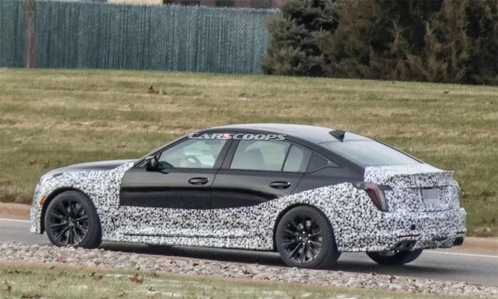 凯迪拉克新性能车谍照曝光近日,海外媒体发布了凯迪拉克ct4