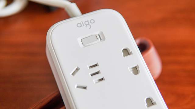 国民好物，65W六孔插线板完美解决“用电难”