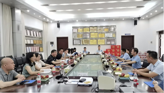 湘潭县商务局：组织企业参加首届中国国际消费品博览会