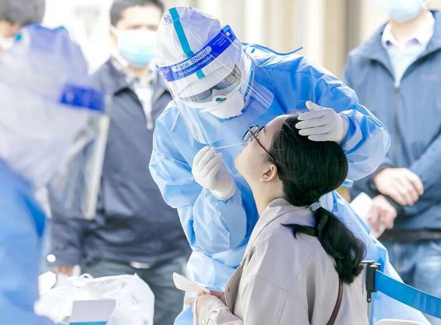 晚报|福建本土确诊120例、香港反黑4天拘捕298人