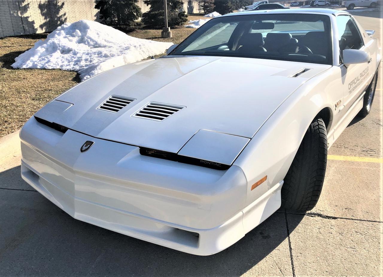 1989款庞蒂亚克trans am turbo特别版,全车搭