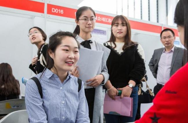 研究生几年毕业（研究生两年和三年制的区别）