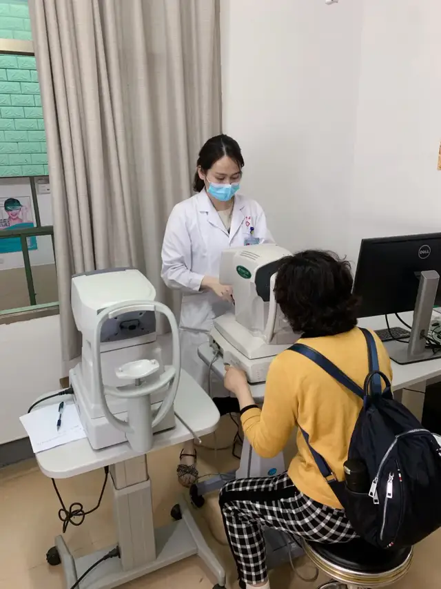 全国爱眼日，关注眼健康——湘潭市中医医院眼科开展义诊活动