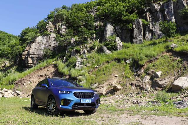 亿色车载无线充电器支架：吸附力强，充电迅速iPhone11pm也能用