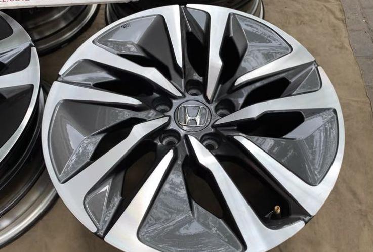 一套雅阁混动17寸轮毂