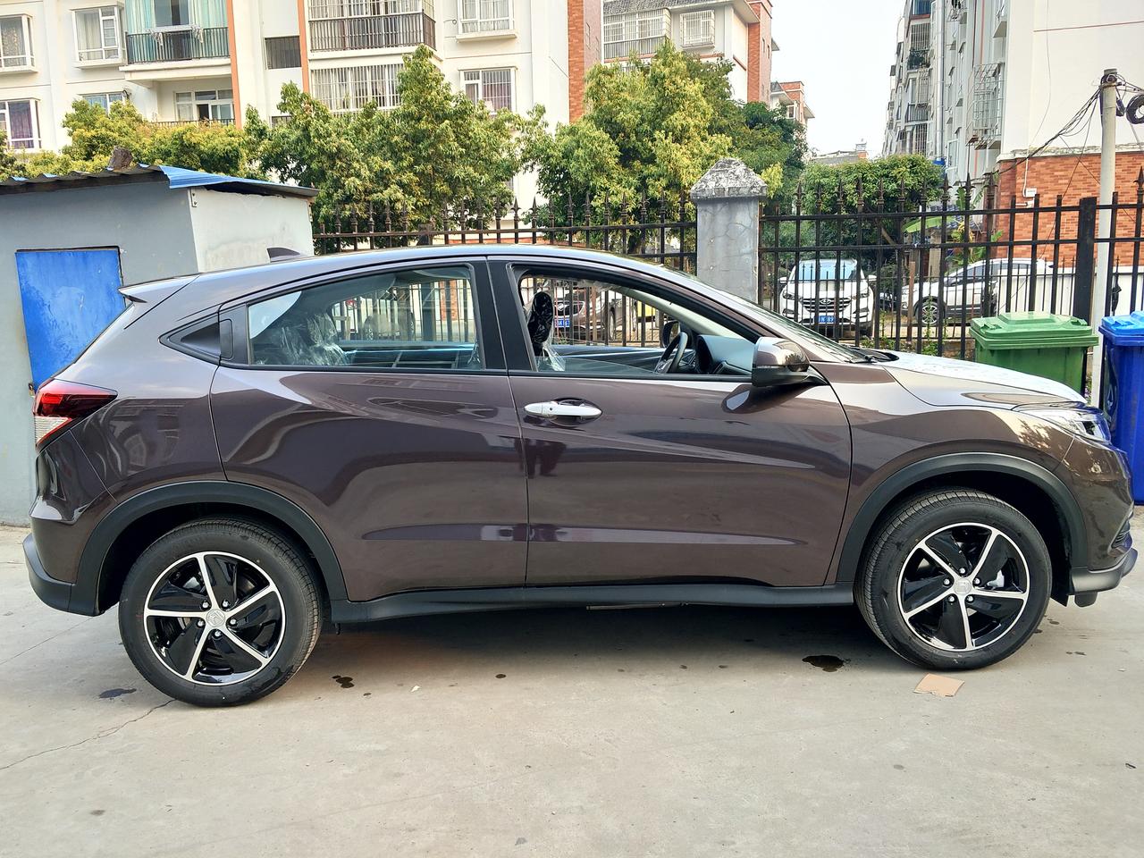 缤智看多了,还是电音紫的缤智最好看,最耐看,果然220tur