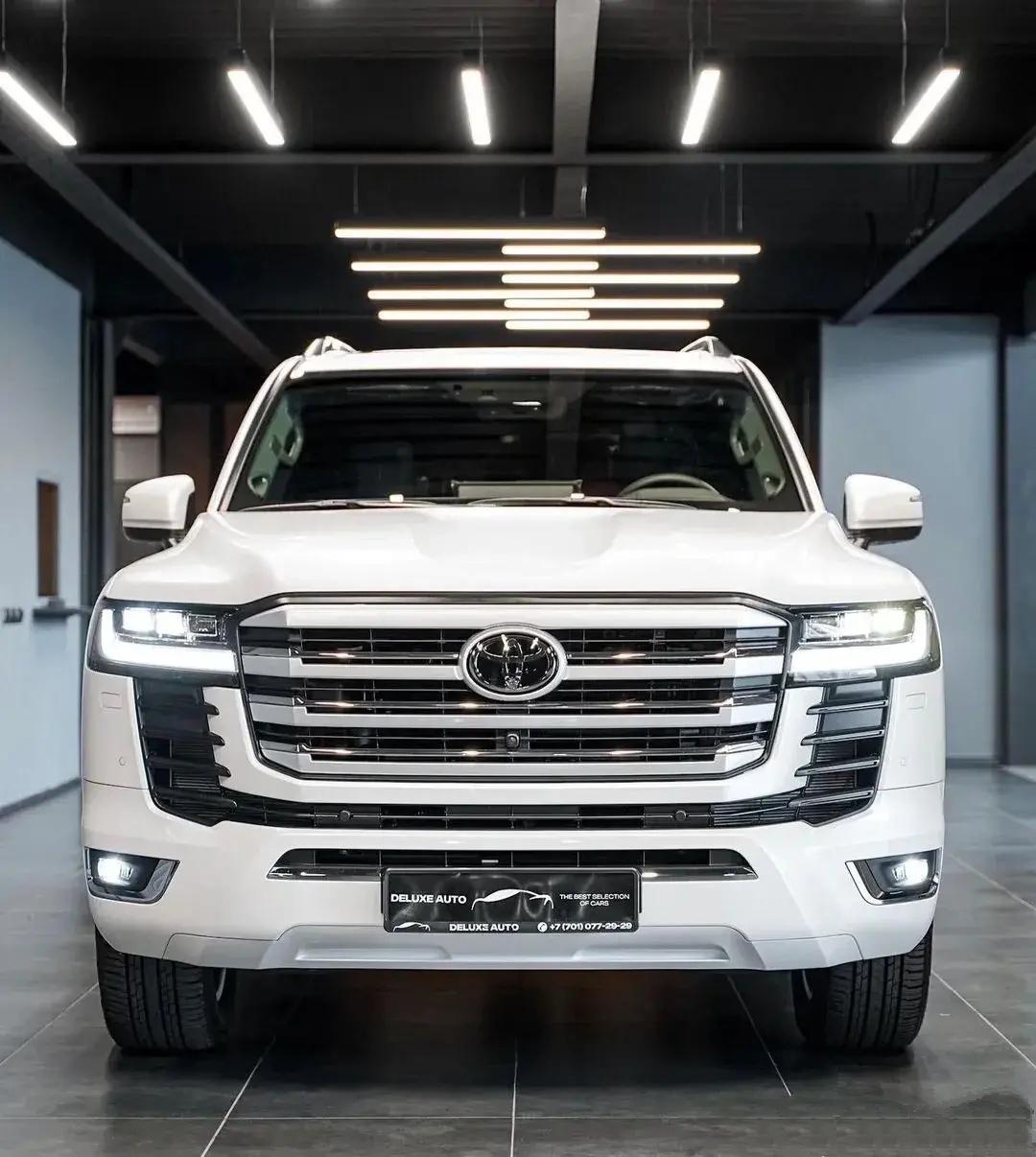 全新兰德酷路泽霸气依旧