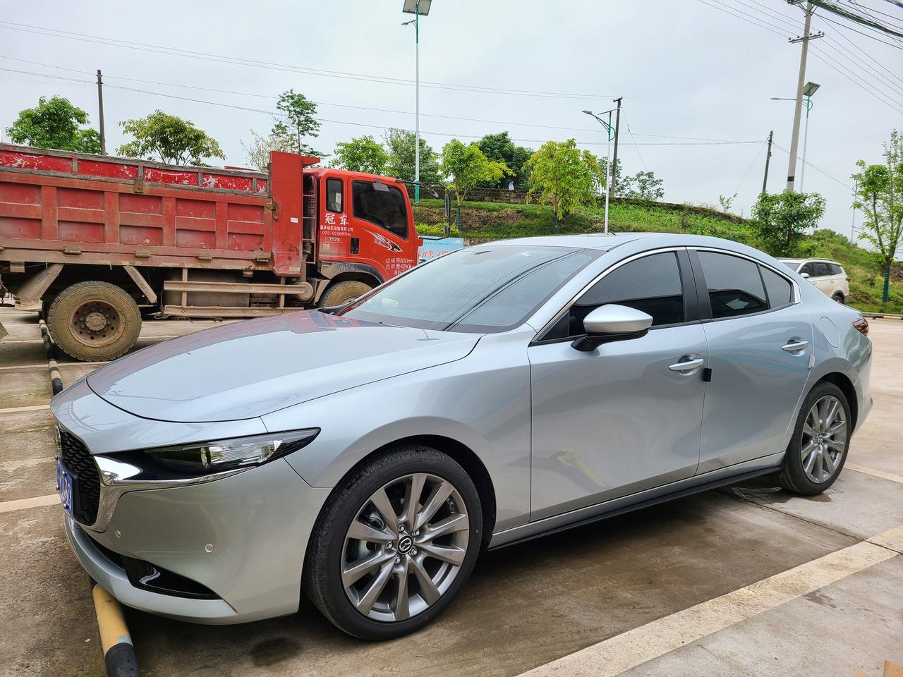 [银色图集〕小三使用镀膜剂之后_马自达3 昂克赛拉车友圈_懂车帝