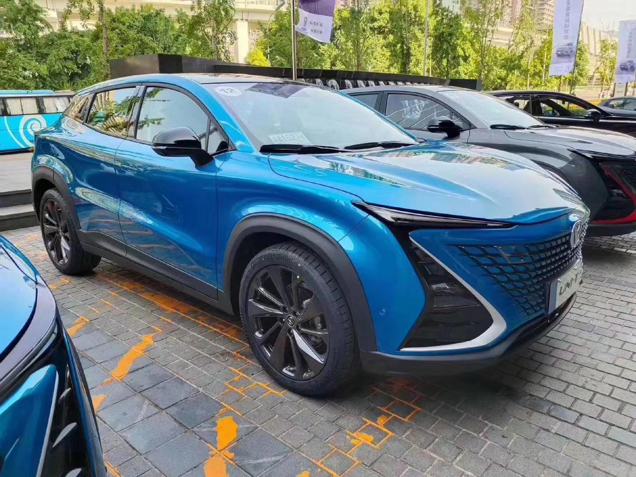 在智慧出行领域,长安汽车还发布了"极流002"概