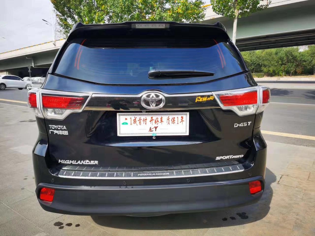 17年丰田汉兰达黑武士2.0t四驱七座豪华顶配.黑车黑内.实