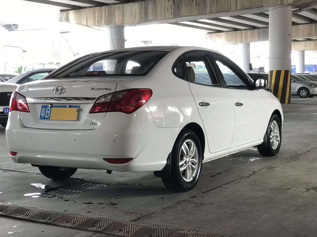 15年5月现代悦动 1.6自波天窗豪华版一手精品车况无事故