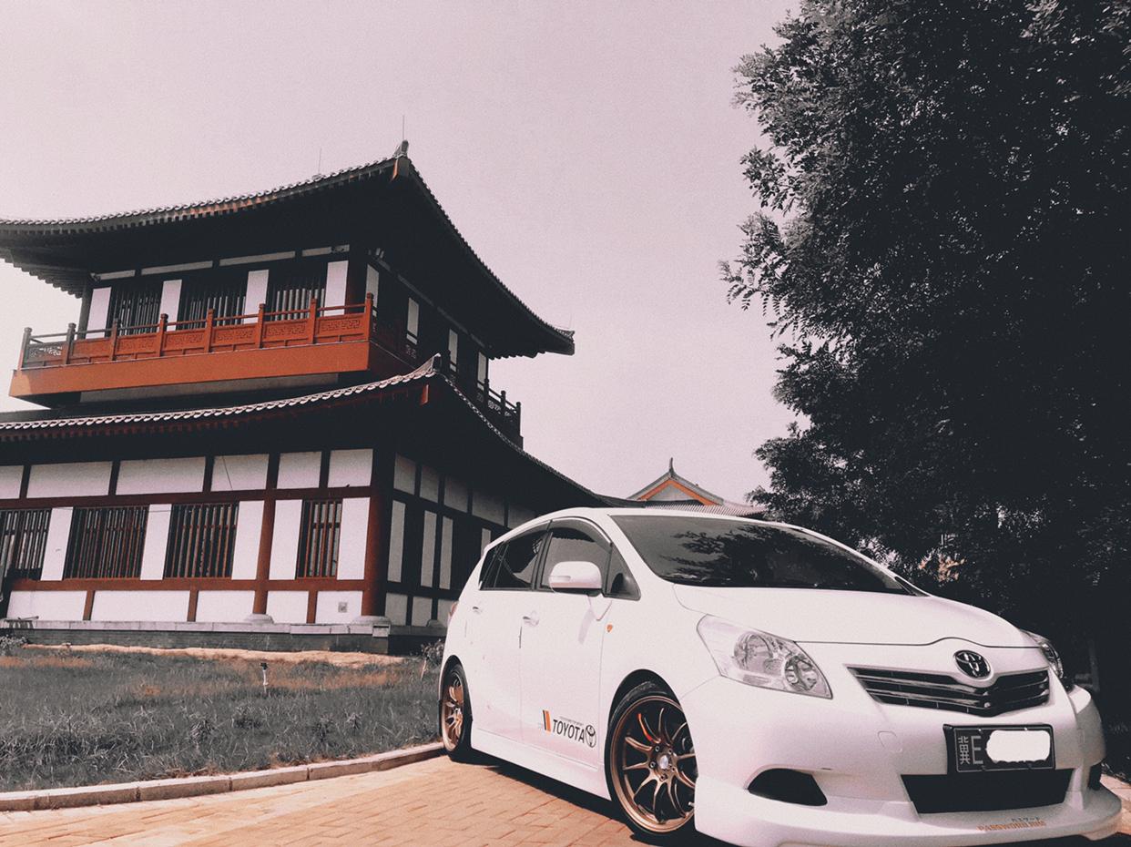 丰田逸致保姆车的改装家用改装两不误