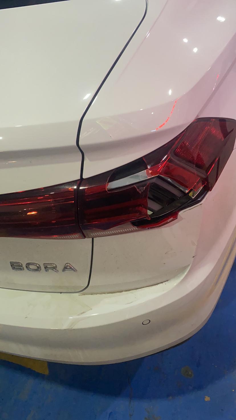 21精英右后尾灯灯罩撞坏了,维修需要多少钱啊_宝来车友圈_懂车帝