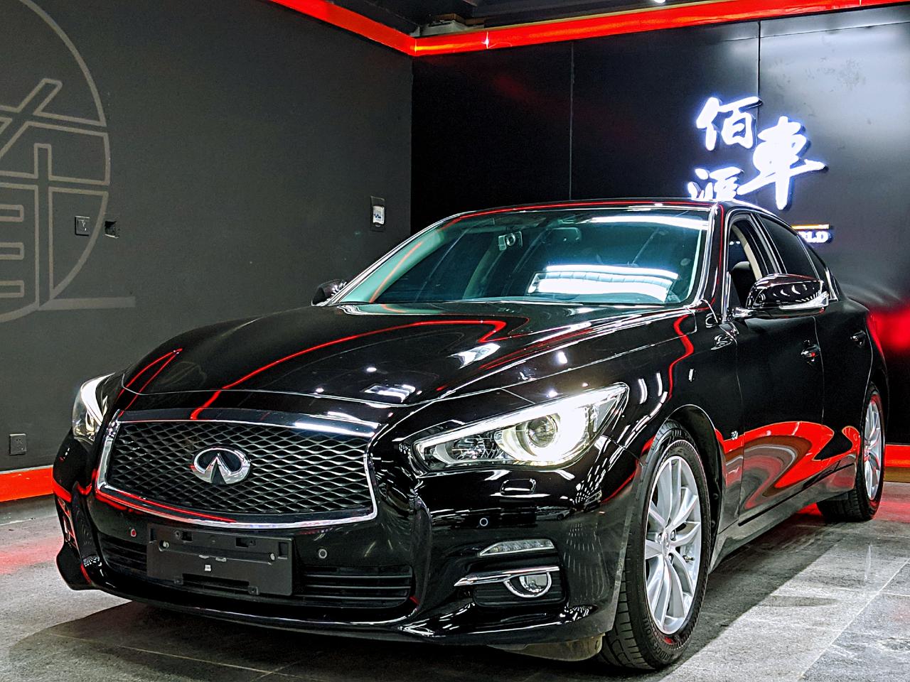 18年q50 vq37发动机 两万多公里 精品车况 全球十佳