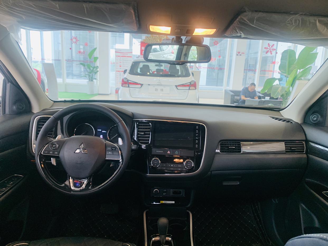 三菱 欧兰德 庆典版_欧蓝德车友圈_懂车帝