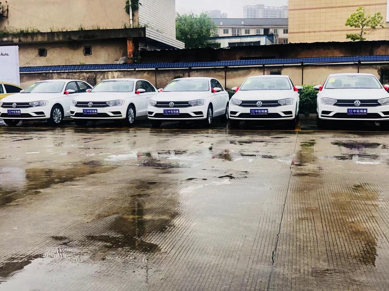 宝来传奇教练车