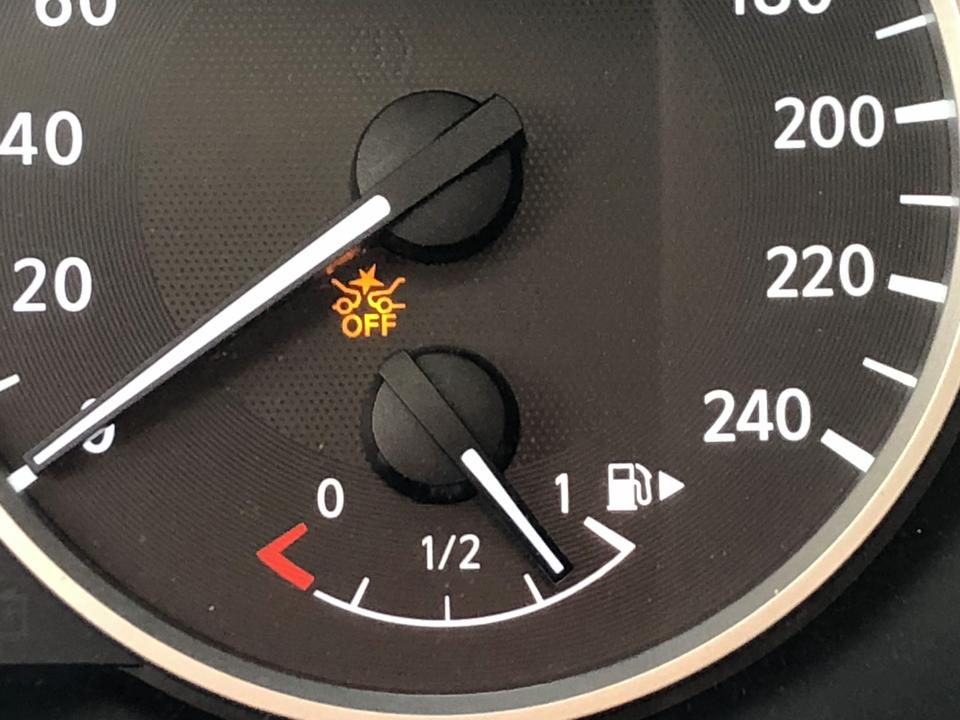 请问一下20款14代轩逸智享版,车子启动行驶20分钟左右后碰撞预警关闭