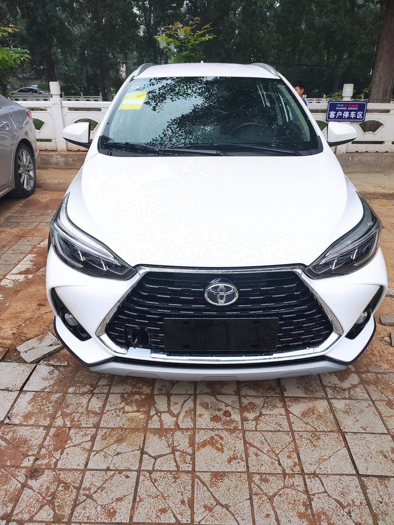 异地提车 致炫x 豪华版 白色看中了致炫x,一周之前去本地