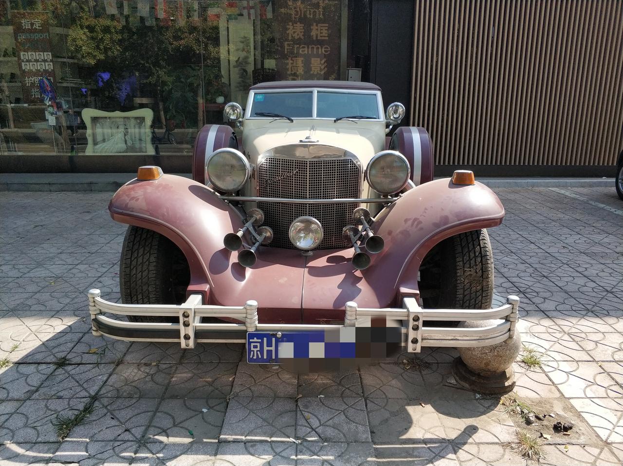 搭载克尔维特发动机的经典老爷车-excalibur