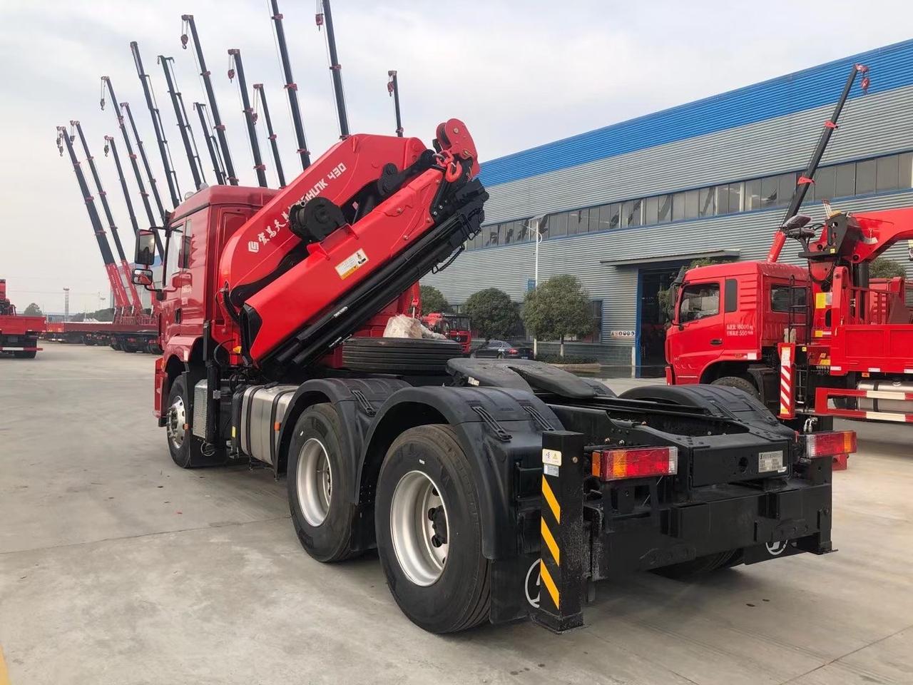 陕汽德龙牵引头随车吊潍柴430马力国五发动机陕齿12档变速箱带高低速