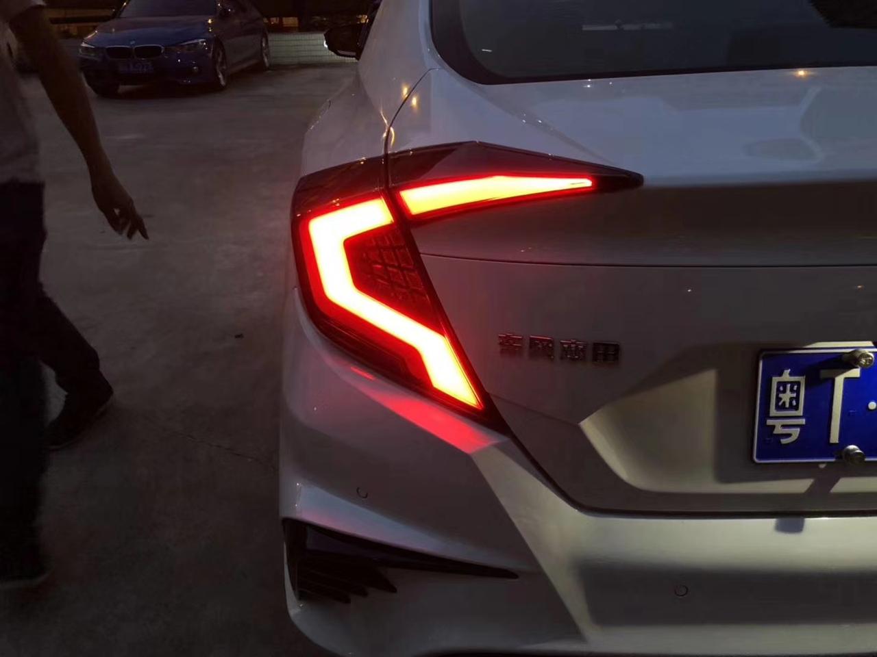 思域新思域换熏黑大尾灯