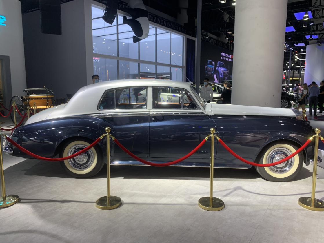 劳斯莱斯银云亮相成都车展