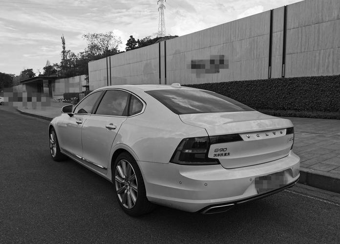 如果你经常跑路况良好的城市道路或者高速的,可以选择沃尔沃s9