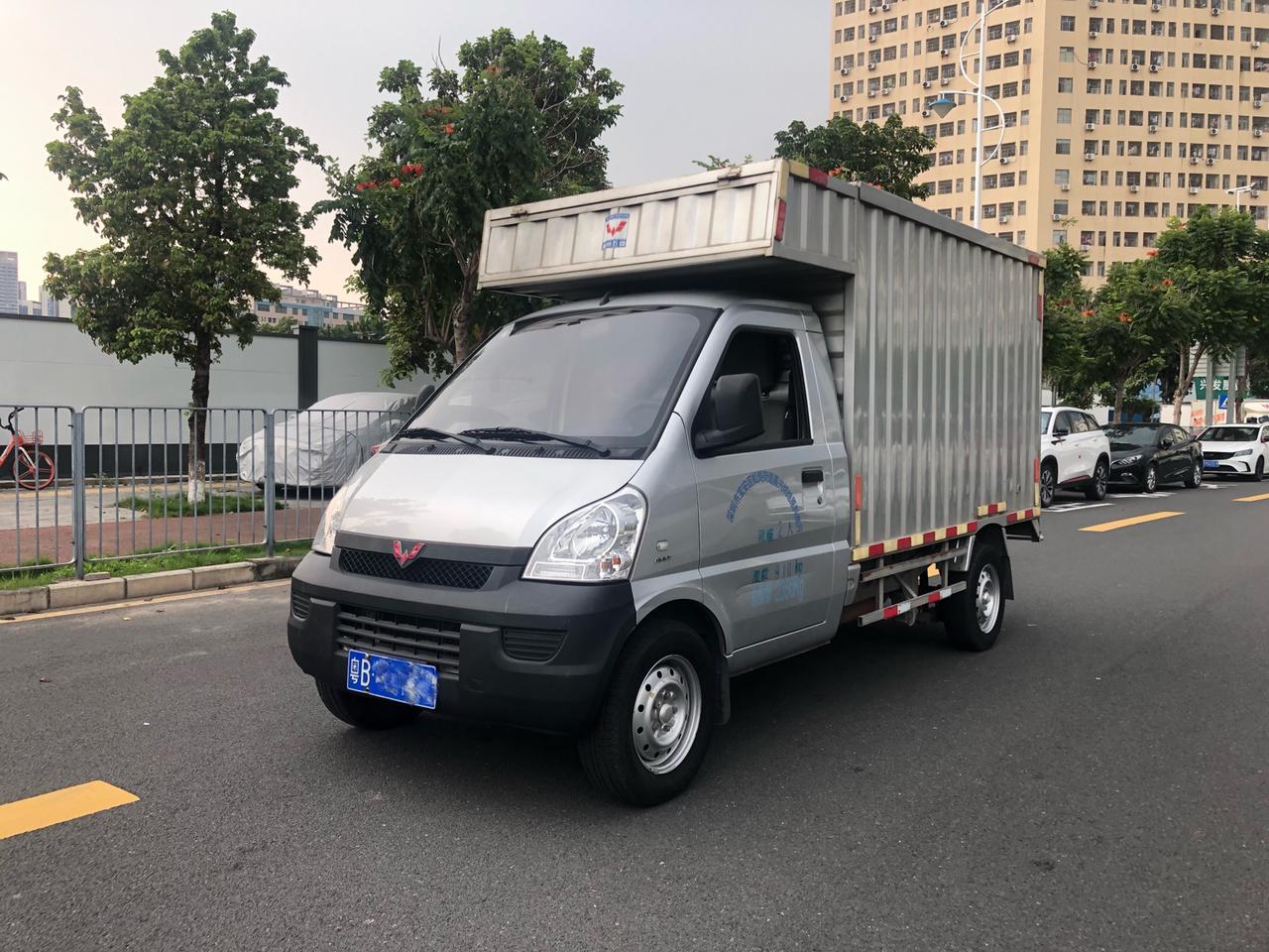 五菱廂式貨車深圳牌