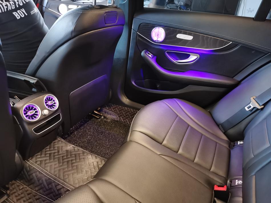 19款奔驰c260l升级内饰氛围灯套件:64色氛围灯 64色