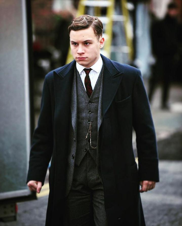 哟快叫你大哥汤米谢尔比过来