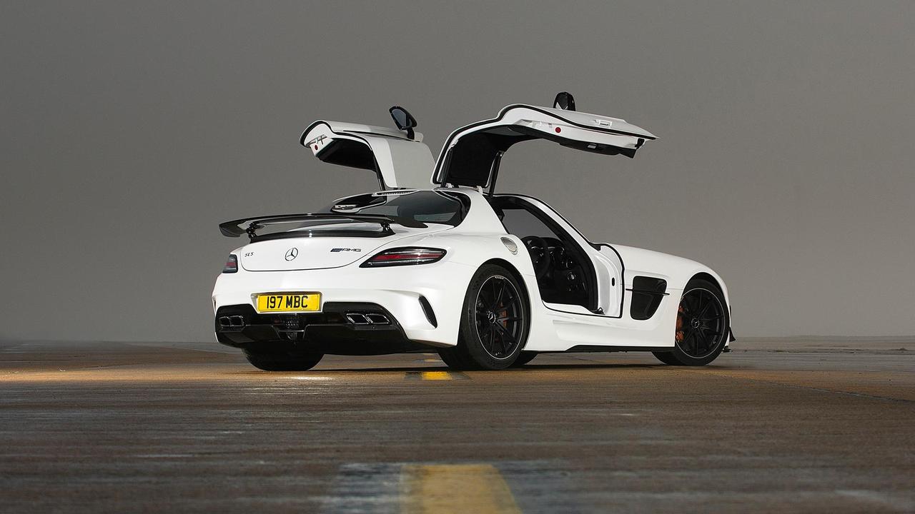 0t biturbo v8输出700 马力,amg g